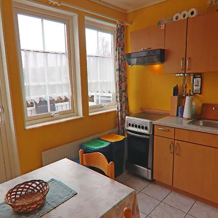 In Mit Terrasse, Cleaning Included Appartement *