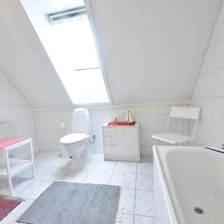 In Mit Terrasse, Cleaning Included Appartement